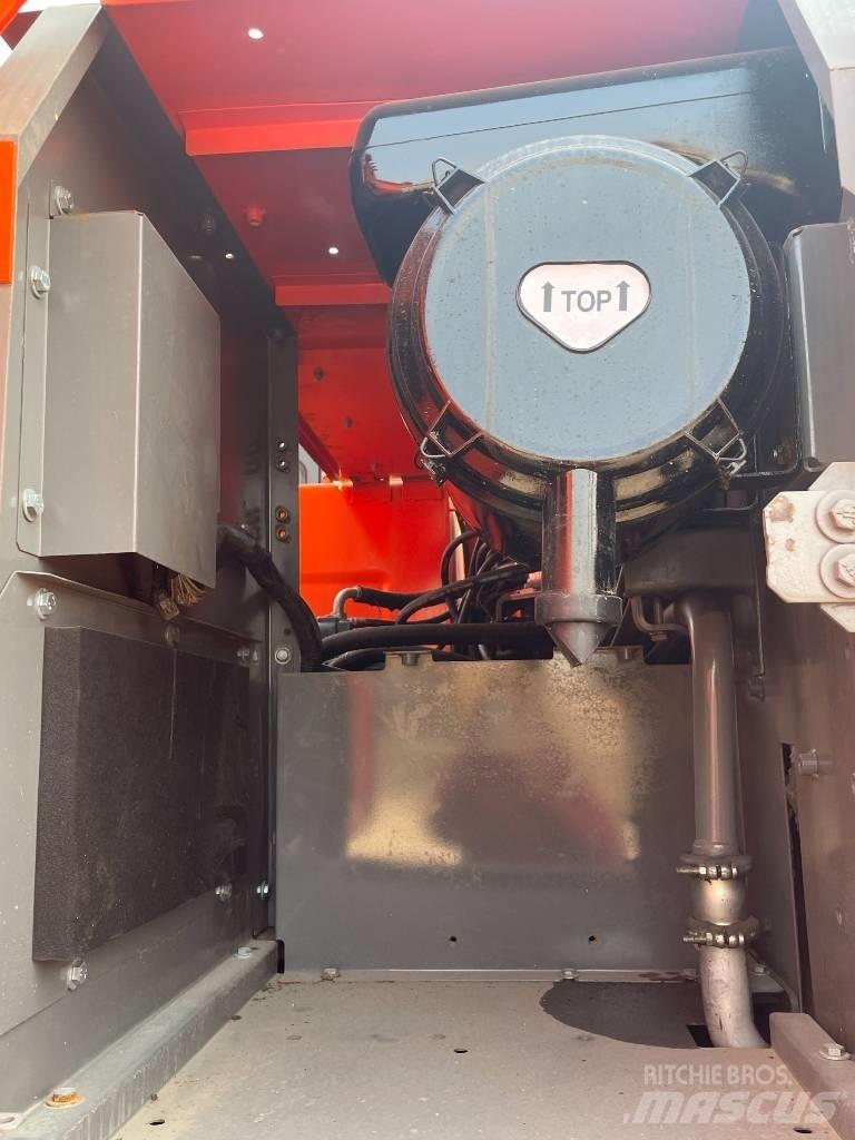 Hitachi 210LC Escavatori cingolati