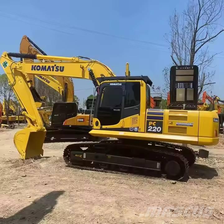 Komatsu PC220-8 Escavatori cingolati