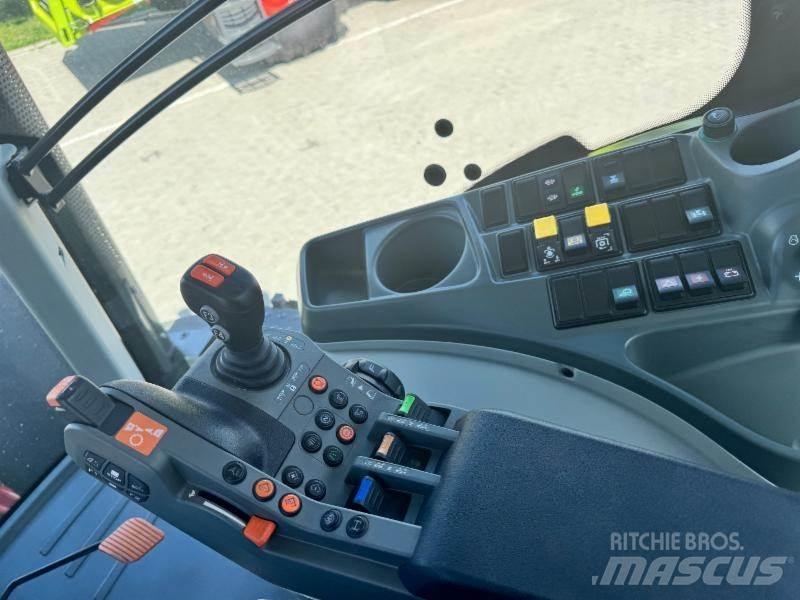 CLAAS AXION 810 Trattori