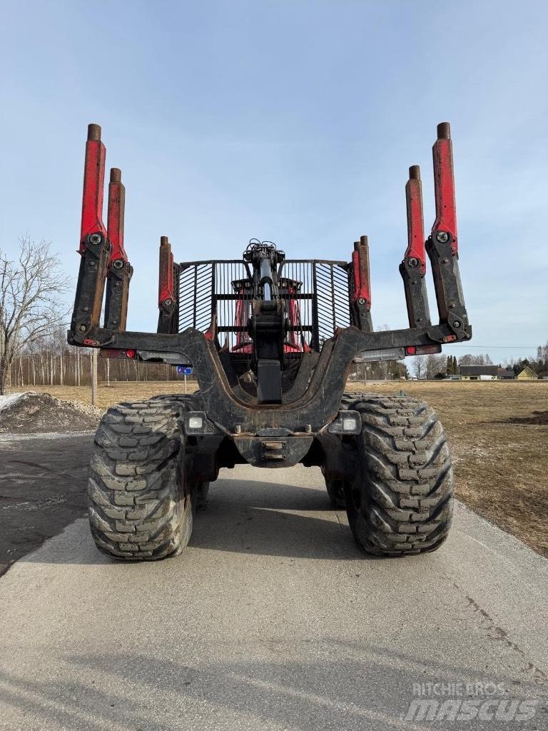 Komatsu 895 Forwarder