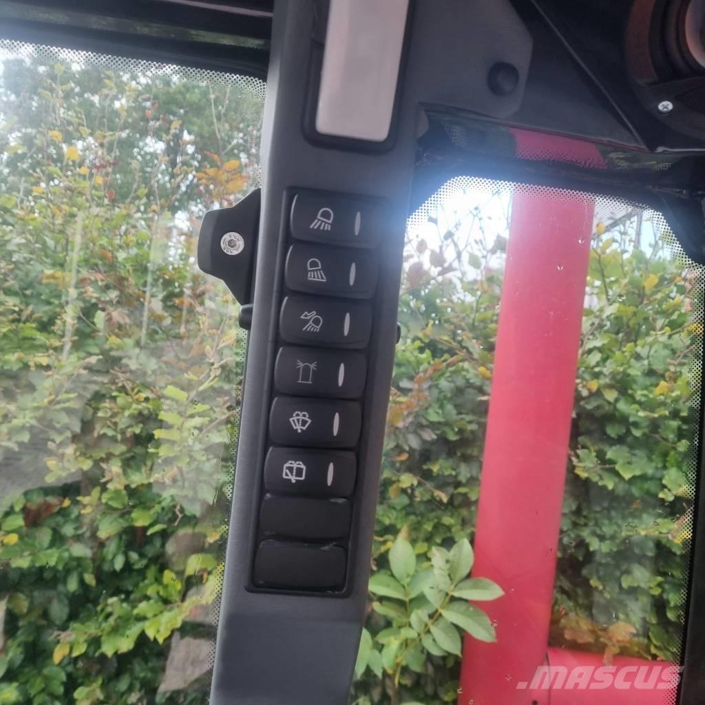 Doosan DL60 Pale gommate