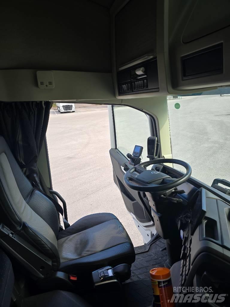 Volvo FM Electric Camion con gancio di sollevamento