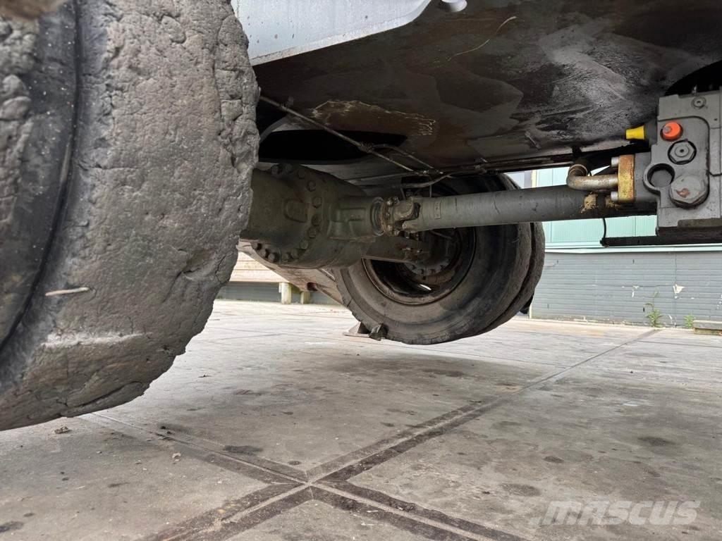 Liebherr A 924 C Movimentazione rifiuti