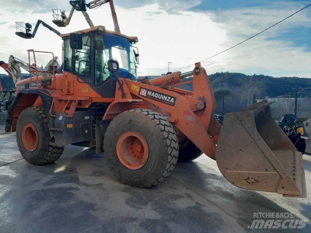 Doosan DL 300 Pale gommate