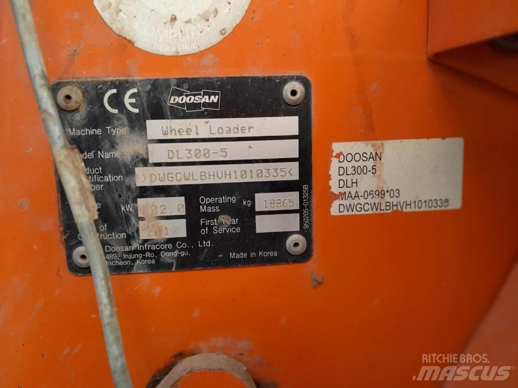Doosan DL 300 Pale gommate