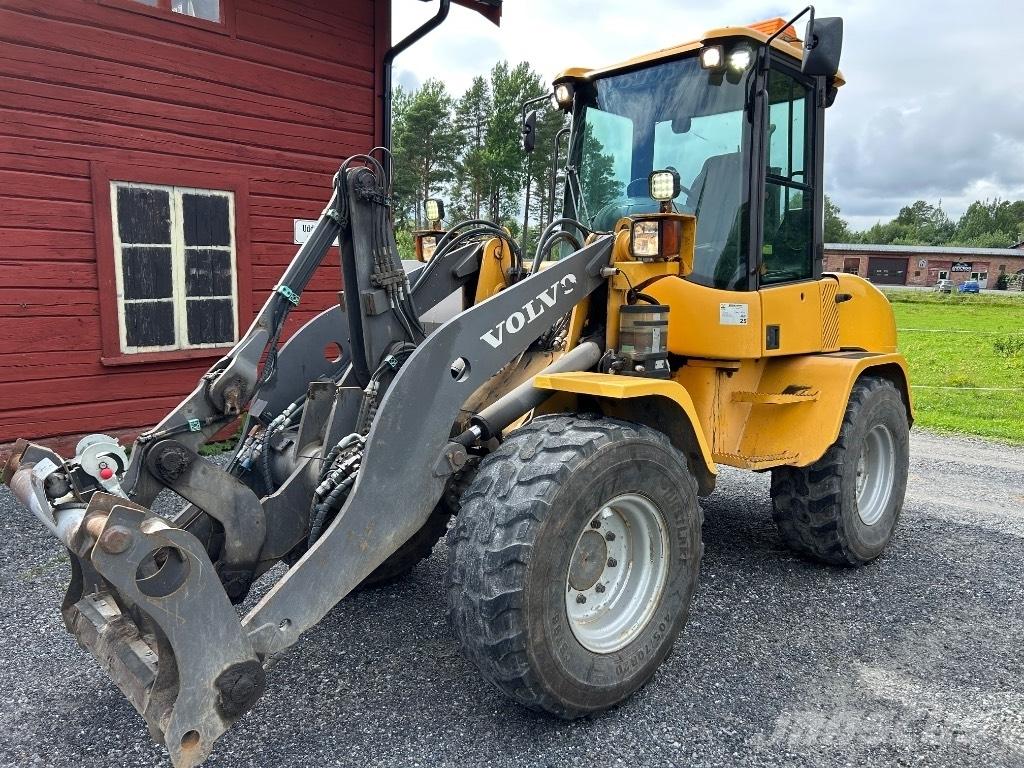 Volvo L 35 B Pale gommate