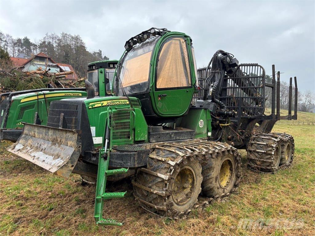 John Deere 1010 E Forwarder