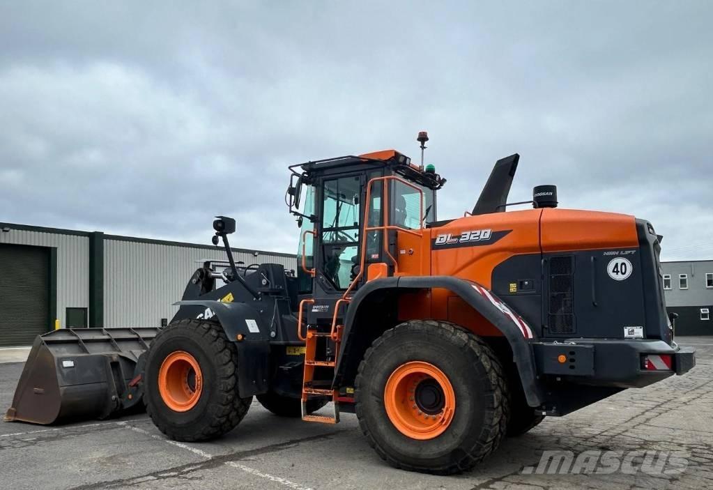 Doosan DL 320-7 Pale gommate