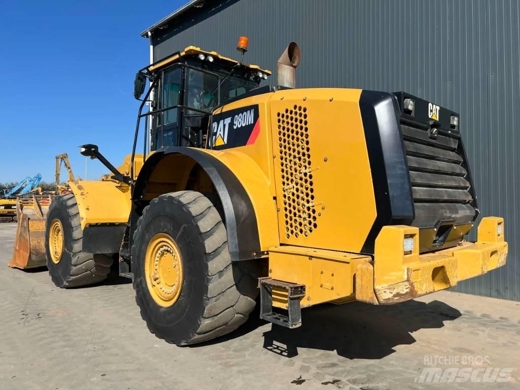 CAT 980M Pale gommate
