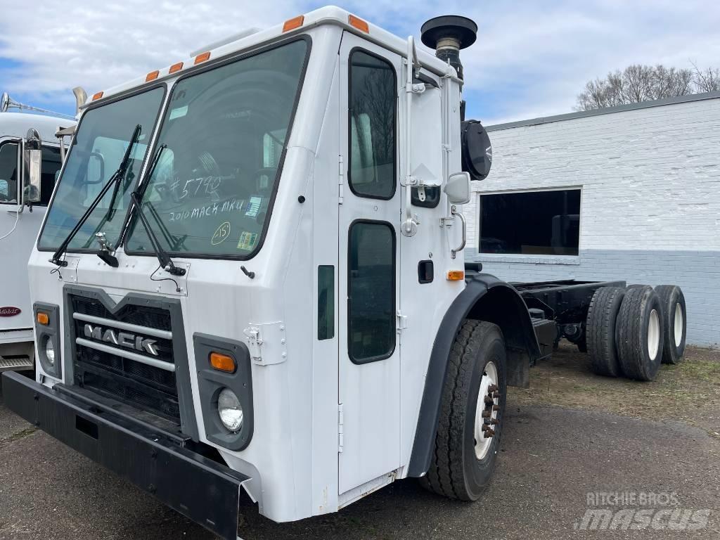 Mack LEU613 Autocabinati