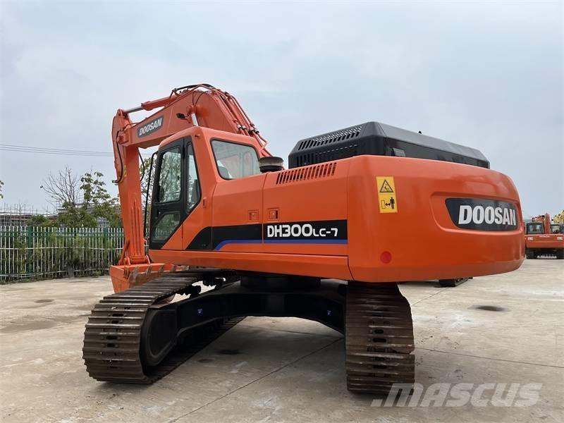 Doosan 300 Escavatori cingolati