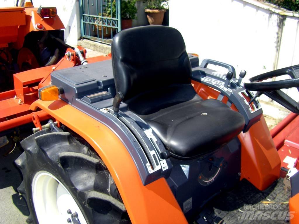 Kubota ASTE A-17 4wd Trattori