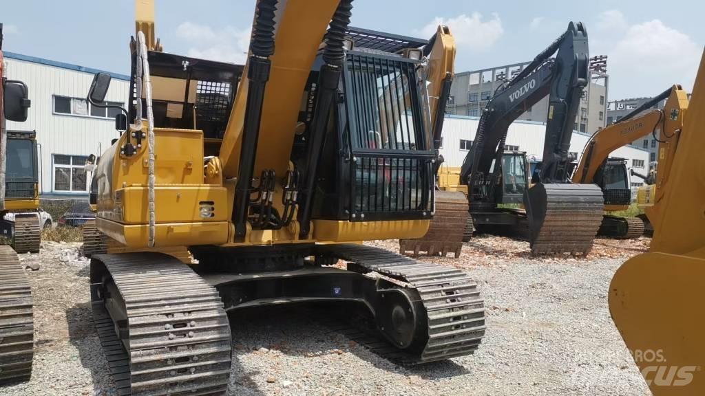 CAT 320 Escavatori cingolati