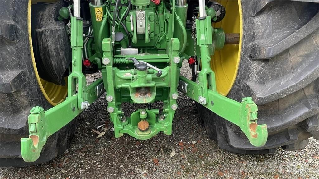John Deere 6R215 Trattori