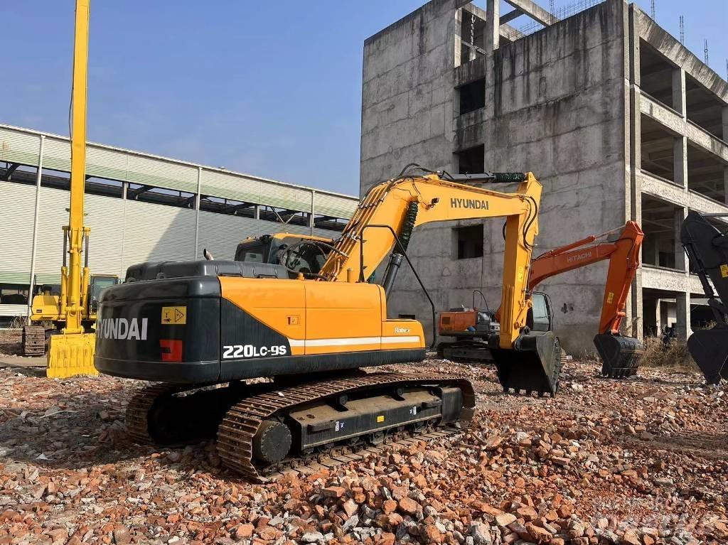 Hyundai R220 Escavatori cingolati