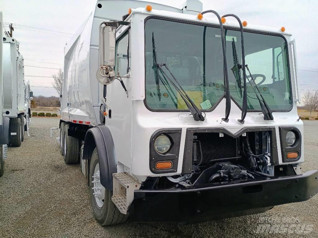 Mack MRU613 Camion dei rifiuti