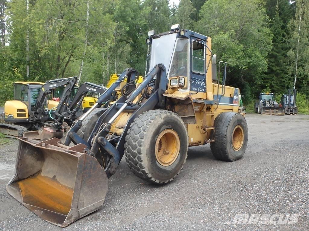 Komatsu WA 250-1 Pale gommate