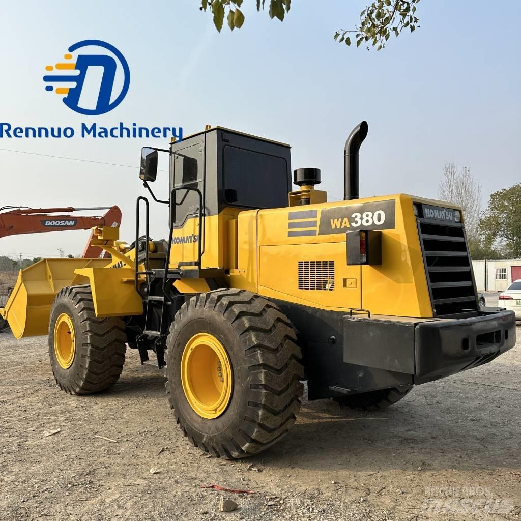 Komatsu WA380 Pale gommate