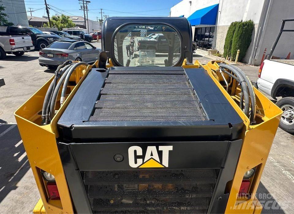CAT 246 D Mini Pale Gommate