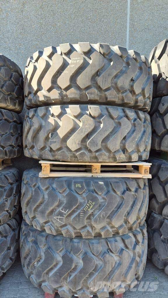 Michelin 23.5 R25 Pneumatici, ruote e cerchioni