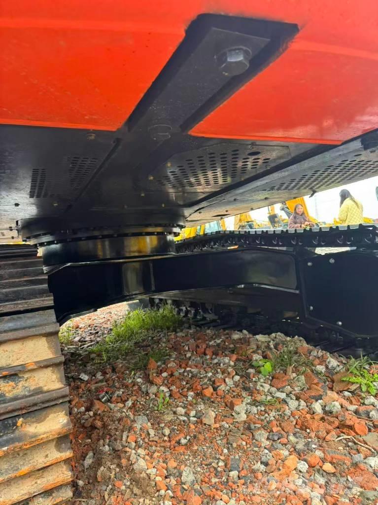 Hitachi ZX 200 Escavatori cingolati