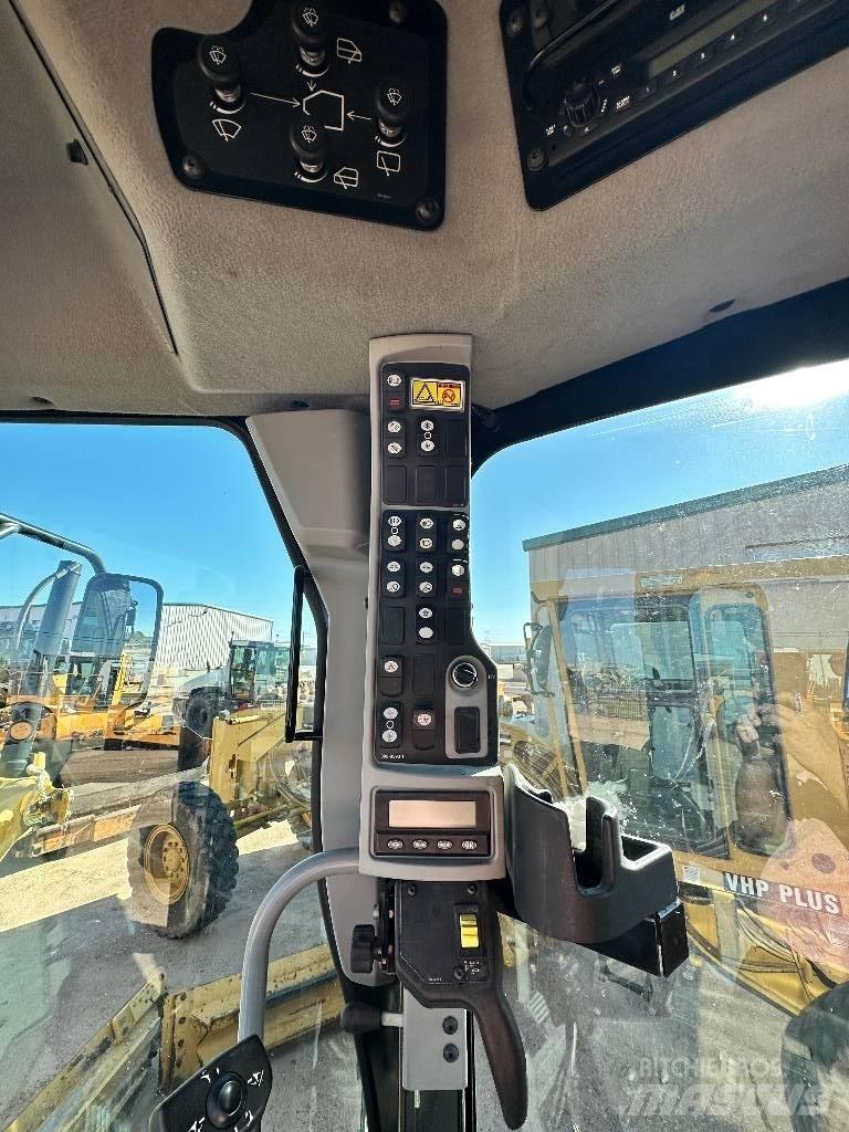 CAT 12 M 2 Motorgraders