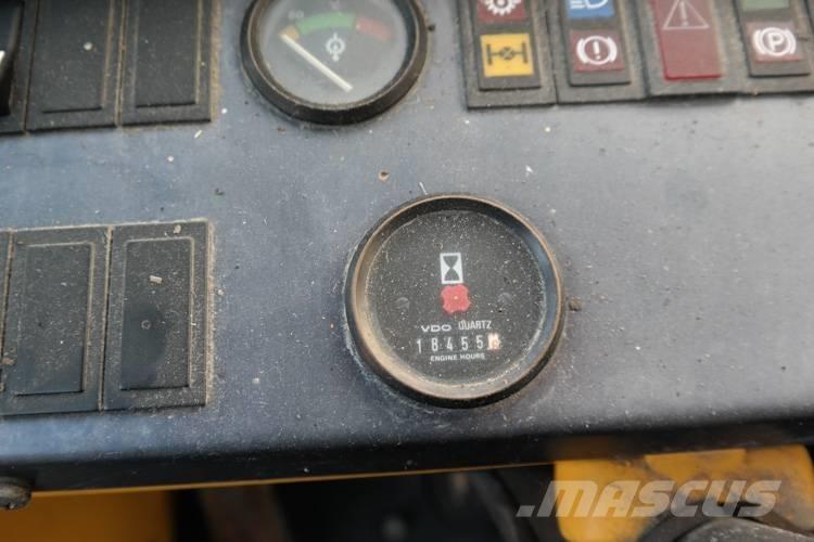 Volvo L160 COMPACTOR Pale gommate
