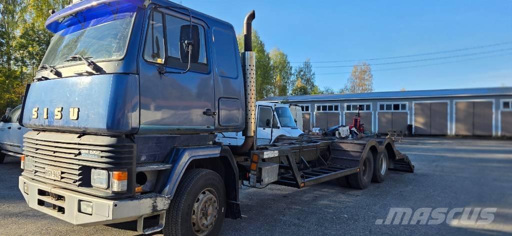 Sisu SM 300 Camion per il trasporto di macchine forestali