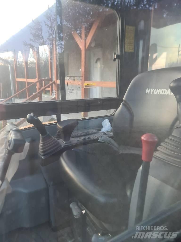 Hyundai R25Z-9 AK Miniescavatori