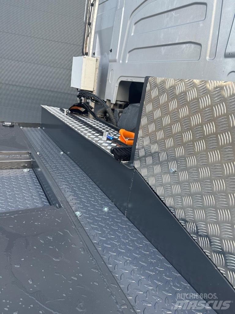 Volvo FH16 750 Camion per il trasporto di macchine forestali