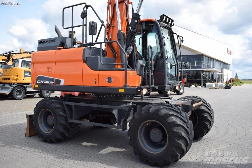 Doosan DX 140 W-5 Escavatori gommati