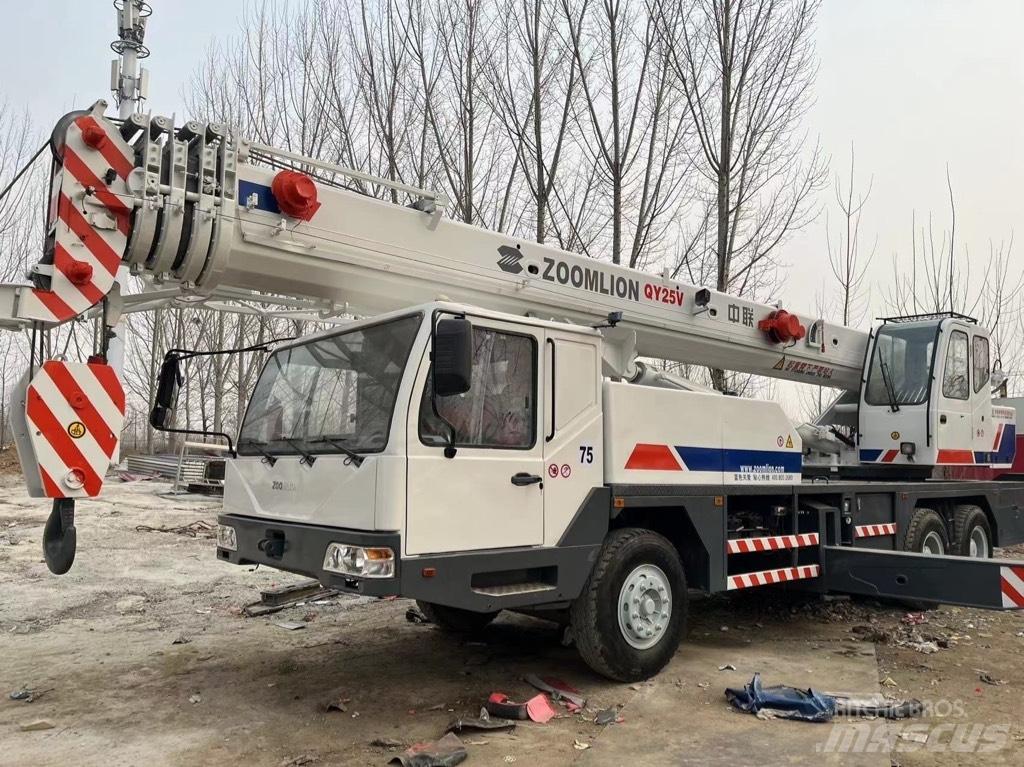 Zoomlion QY25V Gru per tutti i terreni