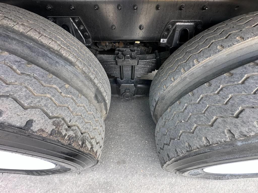 Sterling L 8500 Camion autospurgo