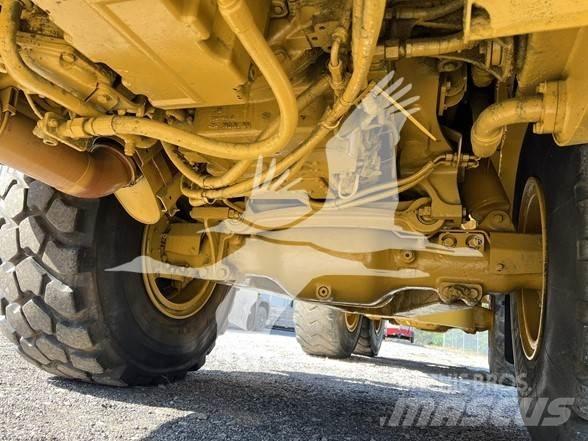 CAT 725 Autocisterne