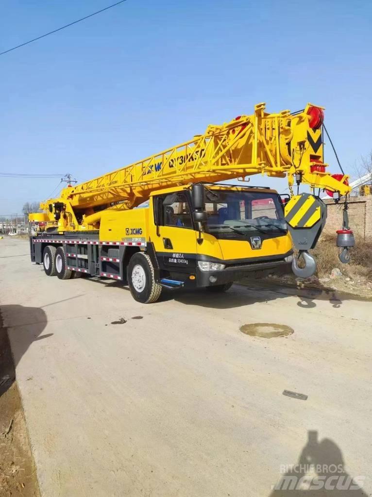 XCMG QY30T Gru per tutti i terreni