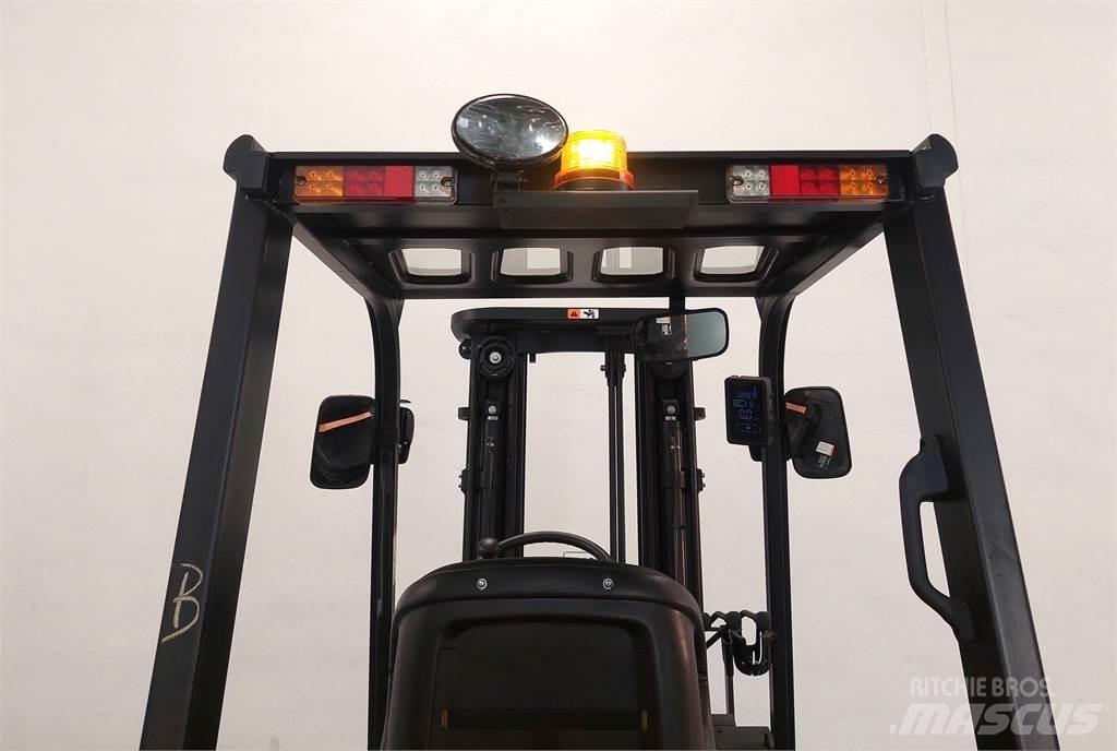  EFL253 Carrelli elevatori elettrici