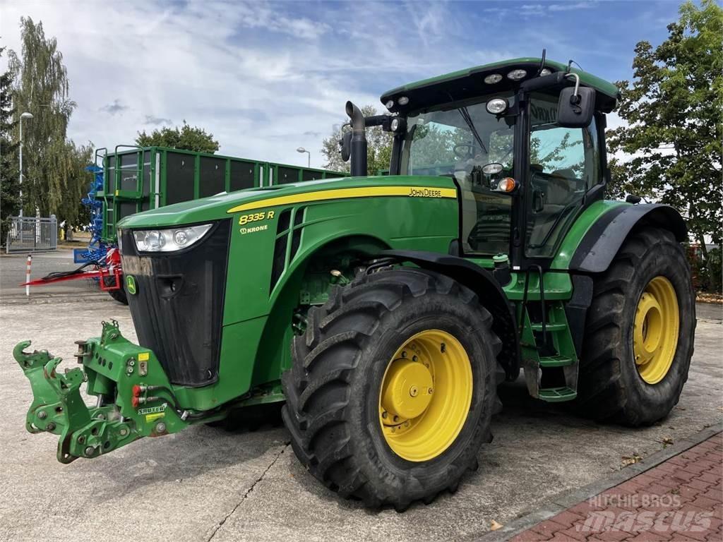 John Deere 8335R Trattori