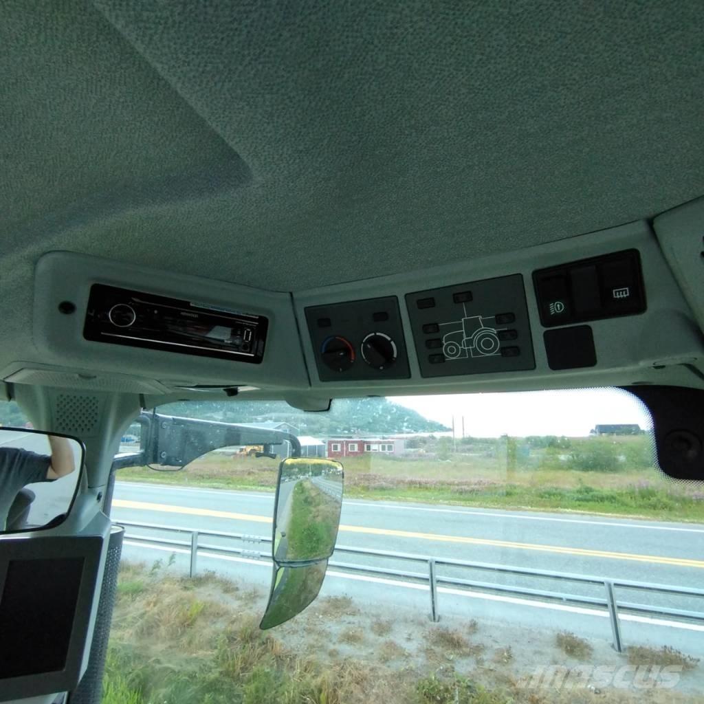 CLAAS Axion 830 Trattori