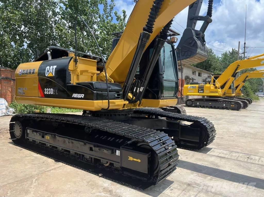 CAT 323d2l Escavatori medi 7t - 12t