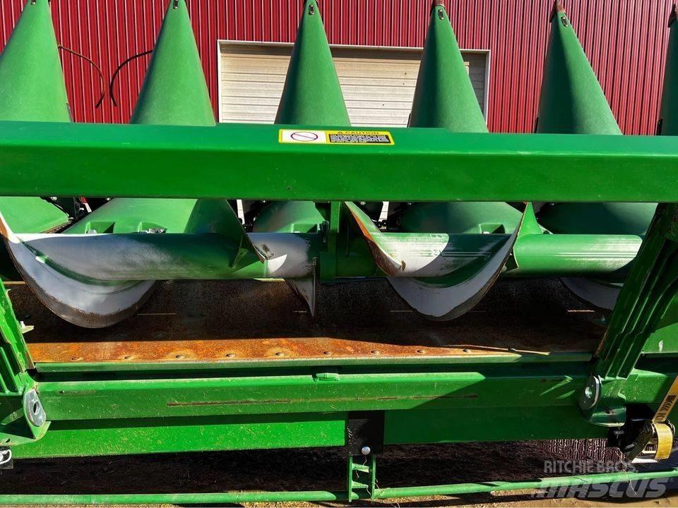 John Deere 716c Testate per mietitrebbie