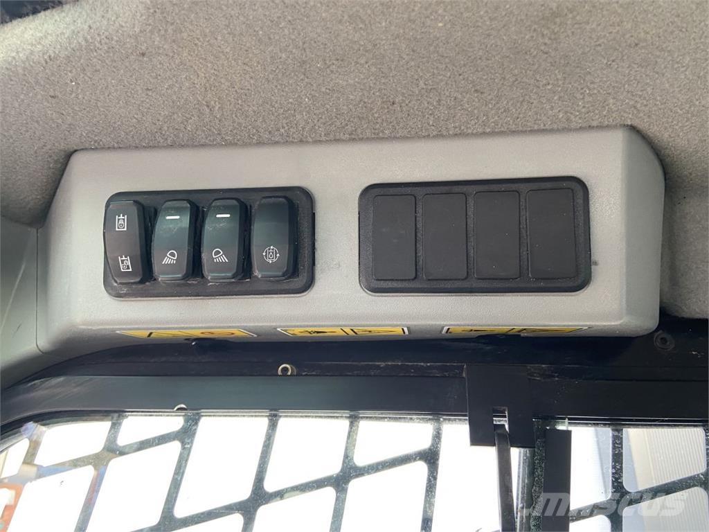 CAT 226 D3 (5867) Mini Pale Gommate