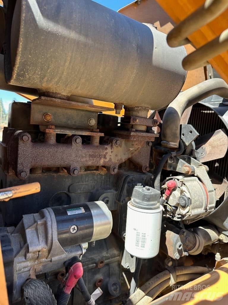 CASE 570 M XT Pale gommate