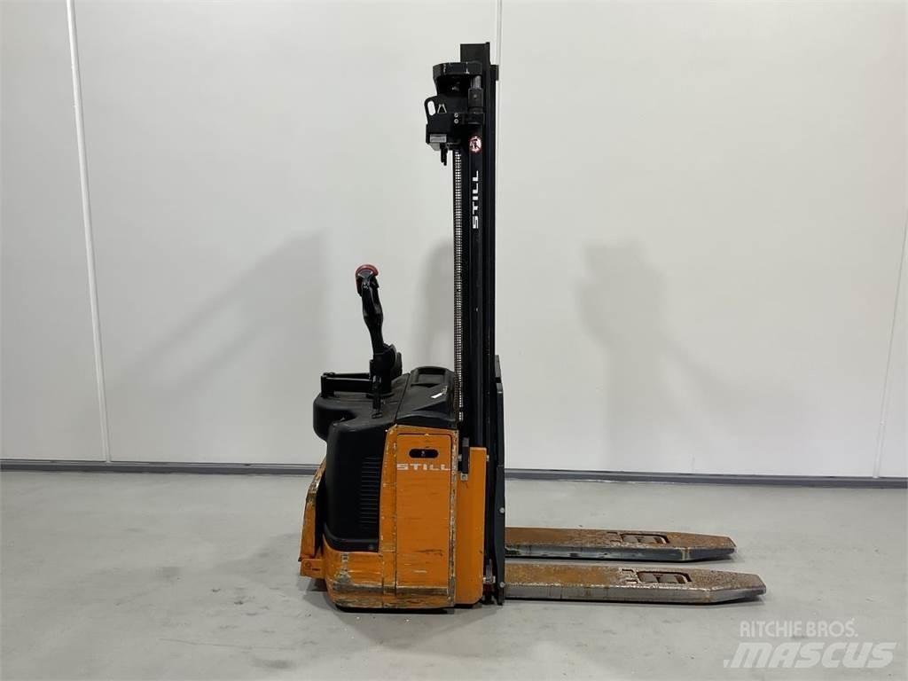 Still EFGV S14 Carelli stoccatori  automatici-usati