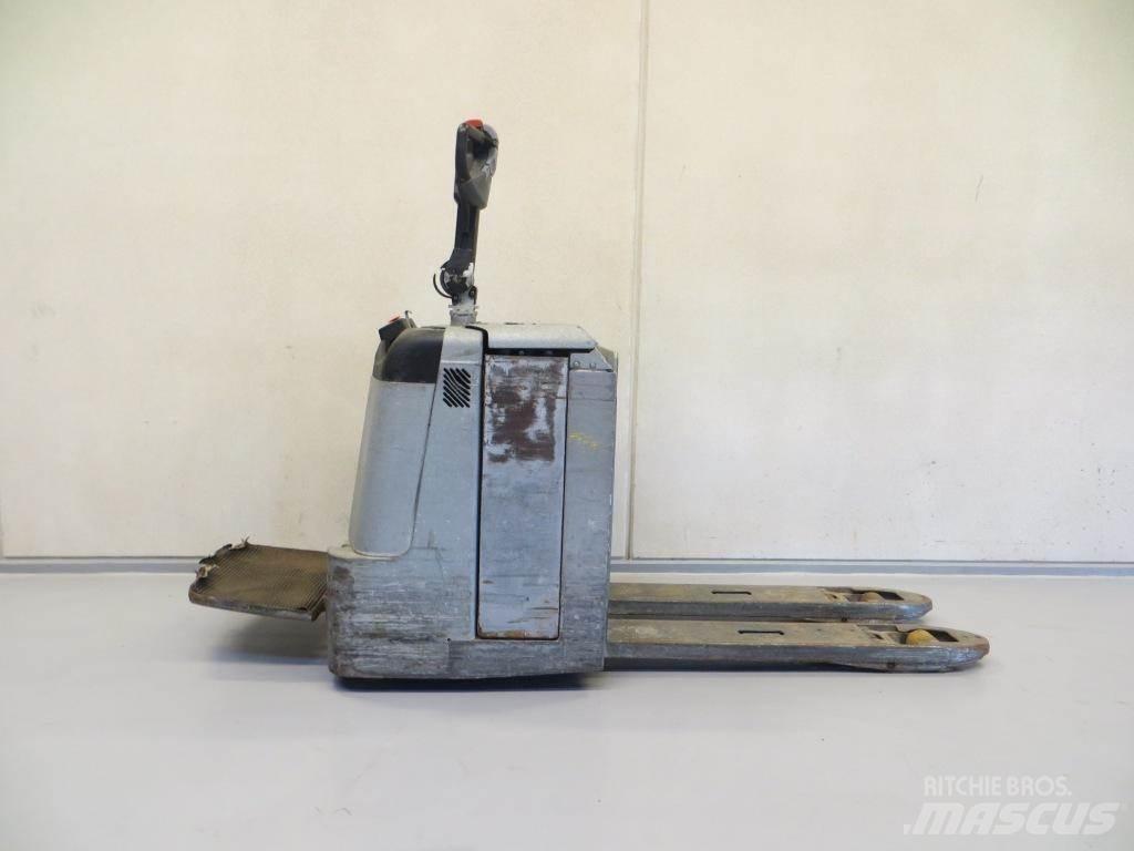 BT LPE240/8 Carrelli elevatori bassi a piattaforma