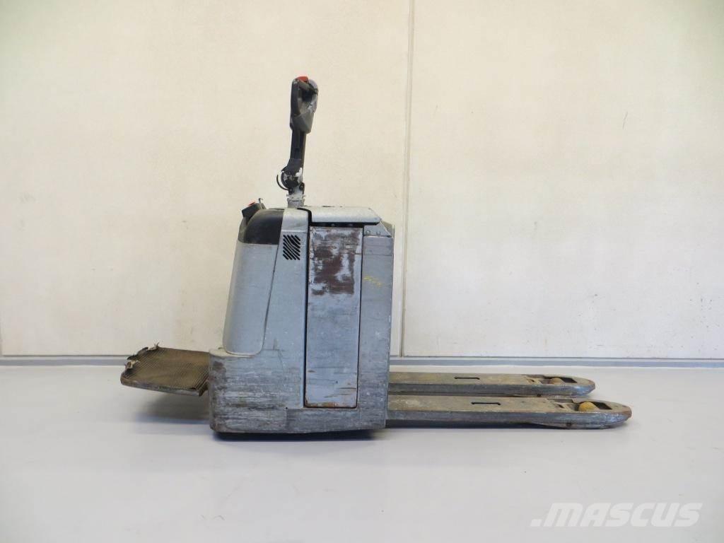 BT LPE240/8 Carrelli elevatori bassi a piattaforma