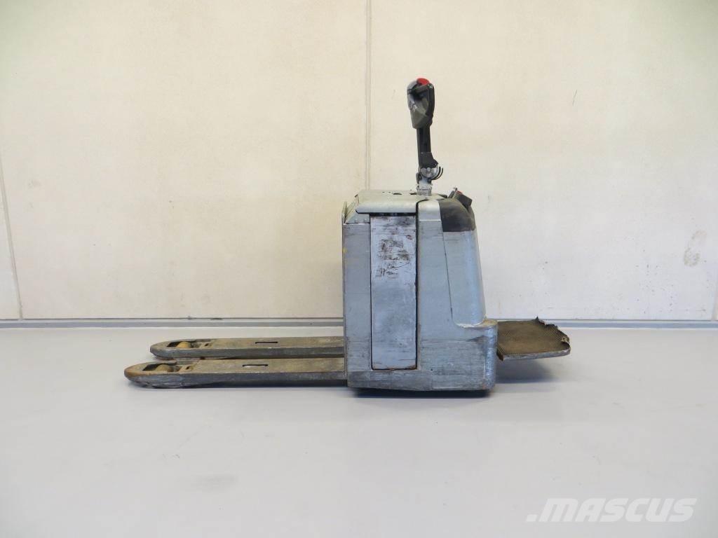 BT LPE240/8 Carrelli elevatori bassi a piattaforma