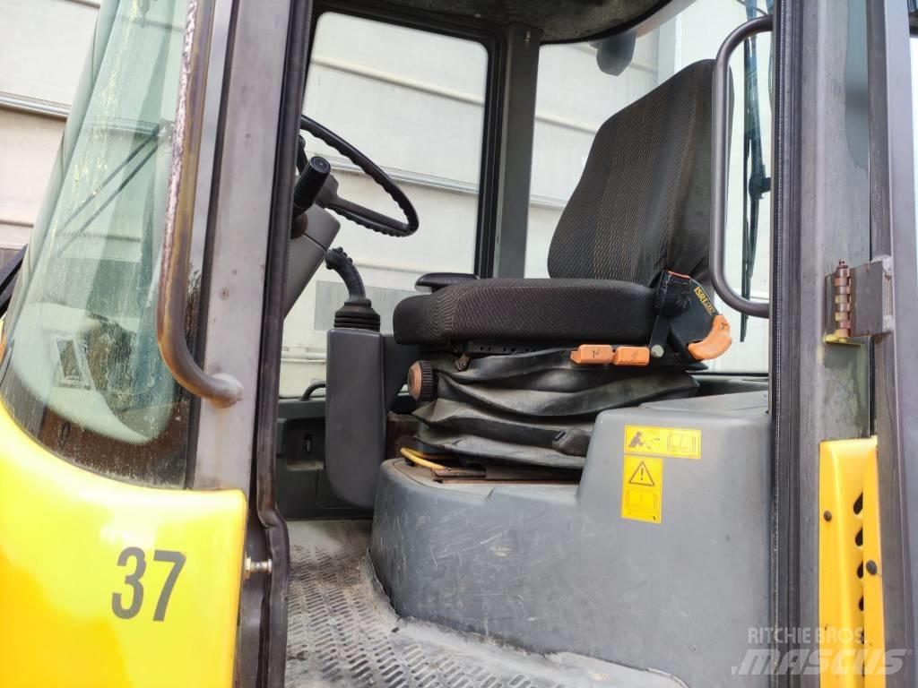 Volvo L 30 B Pale gommate