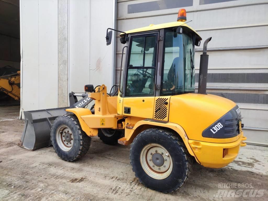 Volvo L 30 B Pale gommate