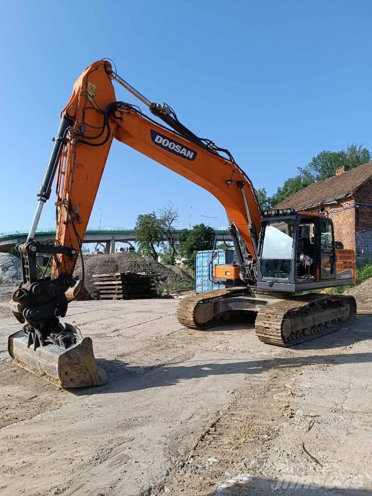 Doosan DX 225 LC-5 Escavatori cingolati