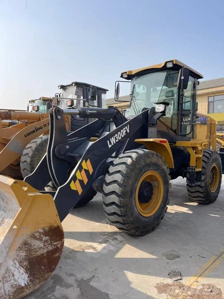 XCMG LW 300 FV Pale gommate